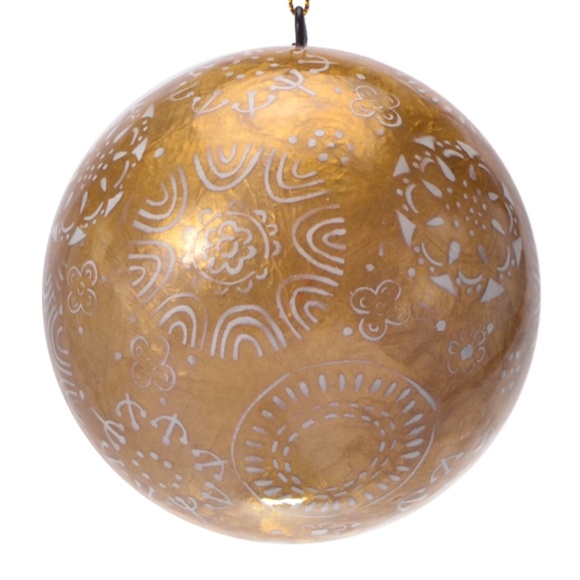 Golden Hodge Podge Lacquered Hand-made Painted Capiz Christmas Ornament - Picture 1 of 2